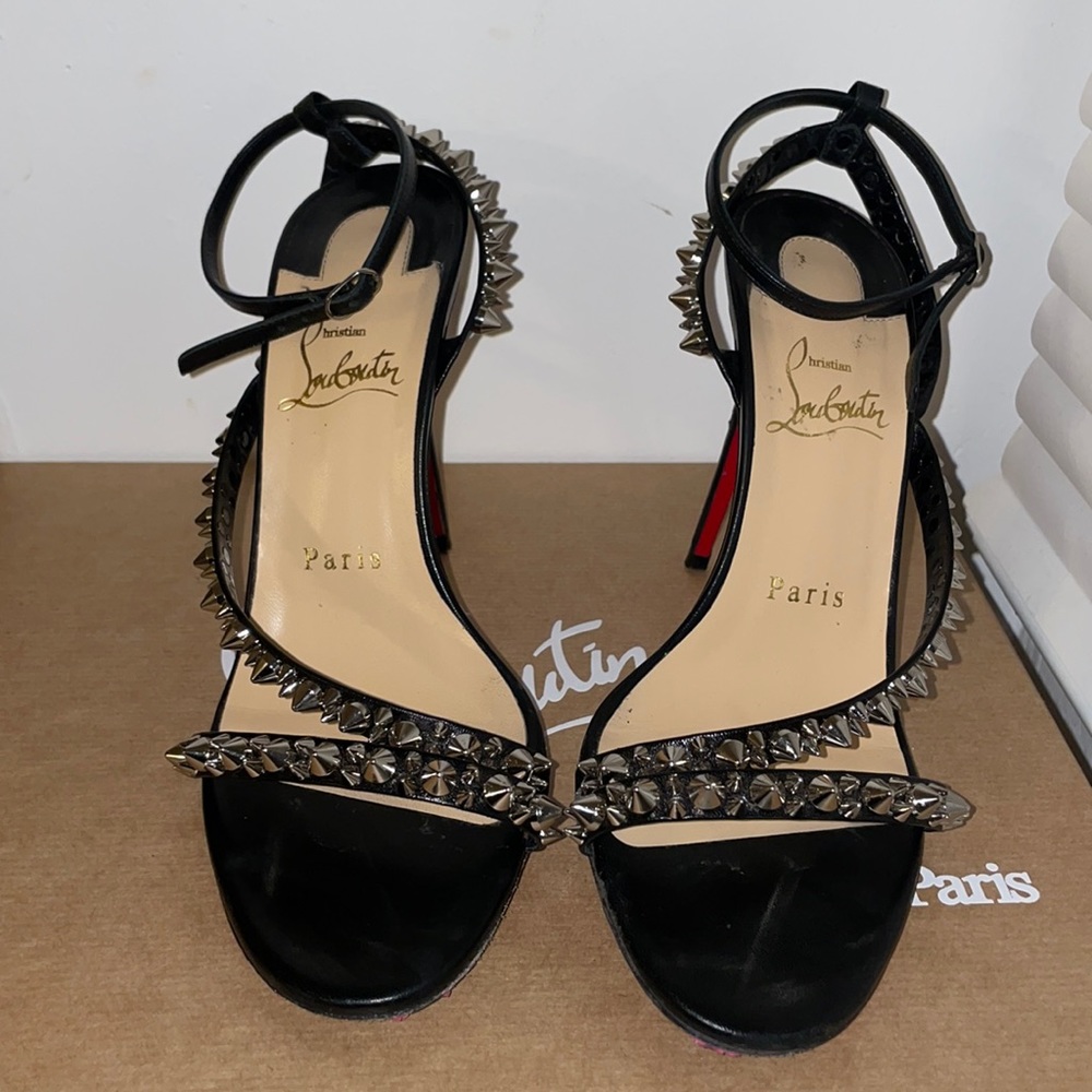 Christian Louboutin - Picture 1 of 7